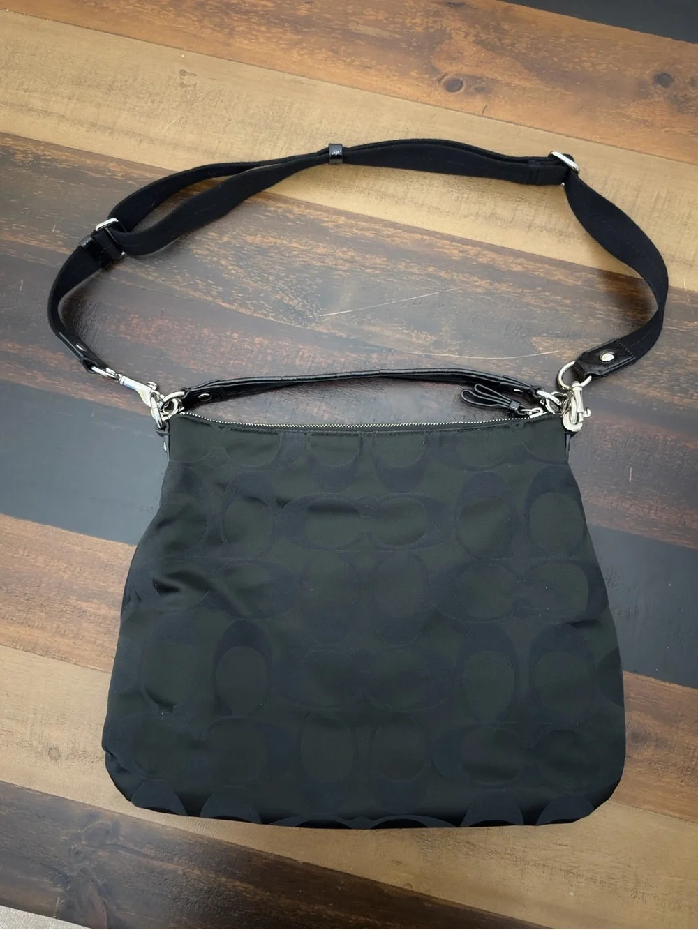 COACH Poppy Black #F20064 Daisy Signature HOBO w Matching Zip Wallet